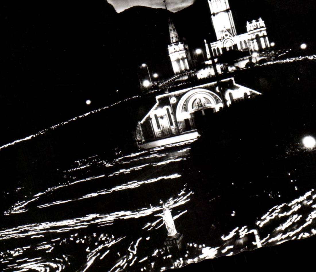 Lourdes - the Basilica iluminee during the procession with torches CPA