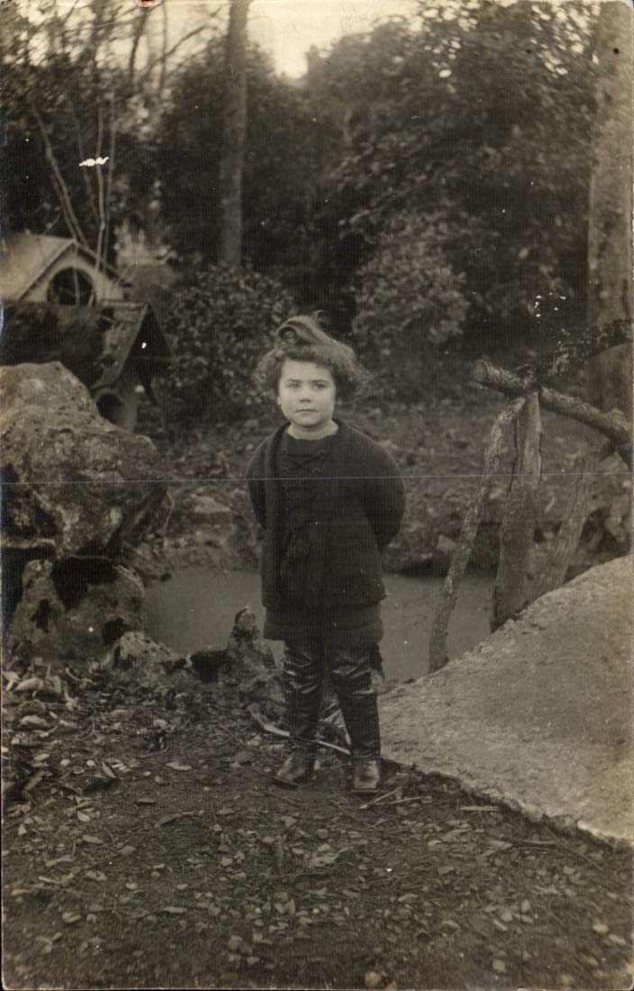 Fantasy - Girl with the Boots - CPA