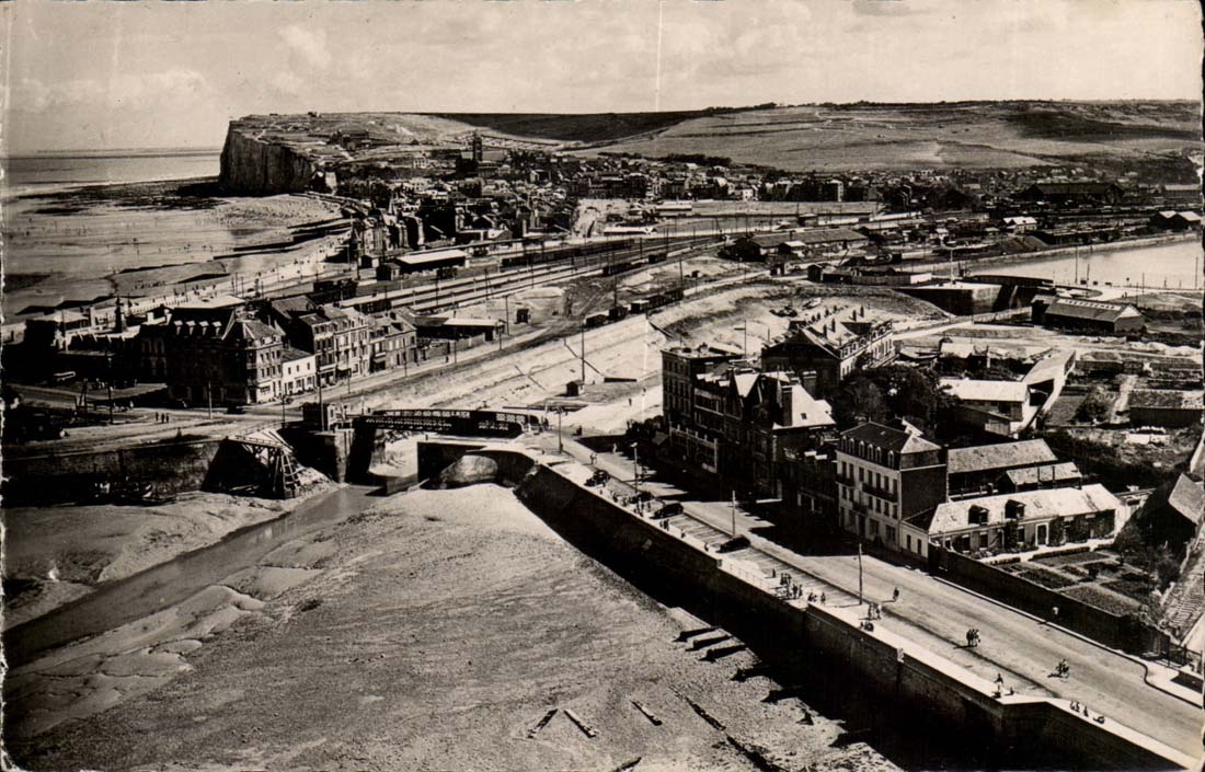 Treport - Anblick seit der Kirche uber Mars - CPA