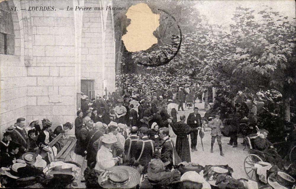 Lourdes - the Prayer with the Swimming pools - CPA