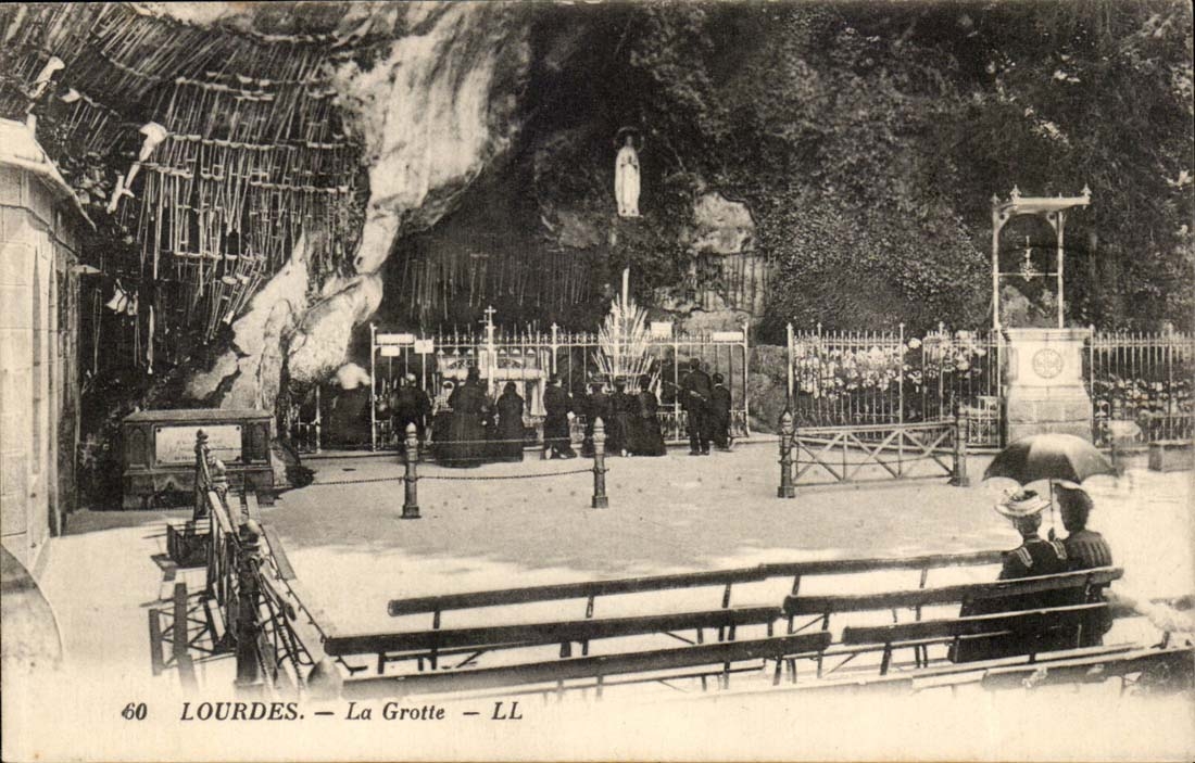Lourdes - the Cave - CPA