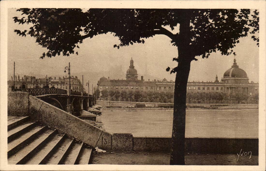 Lyon - the Bridge and Hotel God CPA