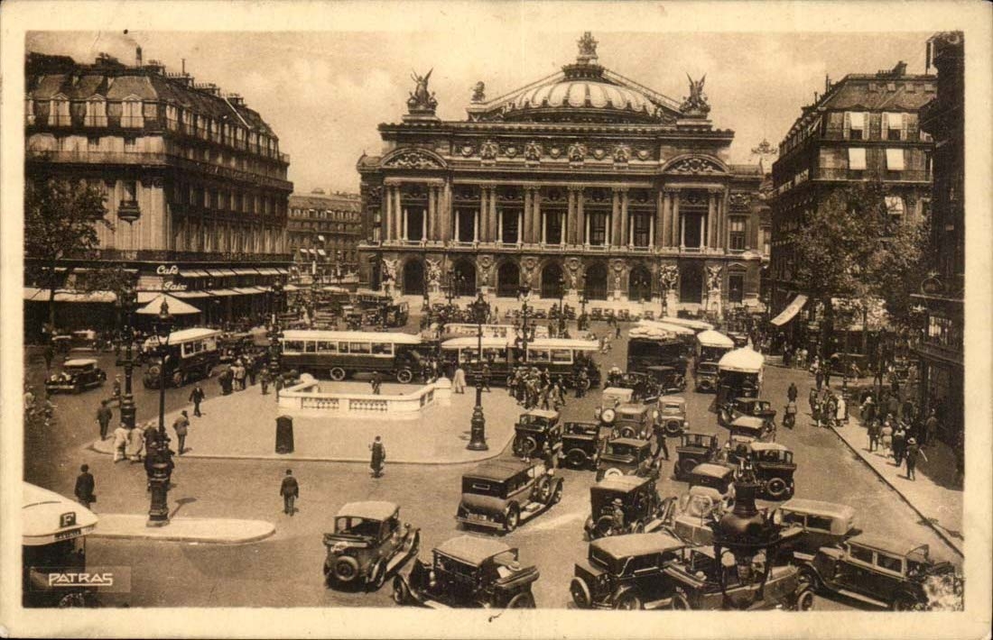 Paris - 8 - Place of the Opera - car - CPA