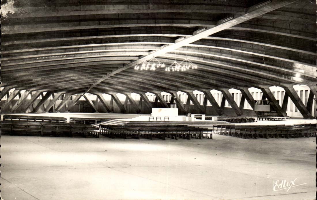 Lourdes - Basilioque sousterraine Black and white St X - CPA