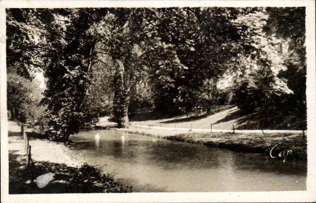 Schleppnetz-Netze auf dem Marne - Garten und Kanal von Jard - CPA