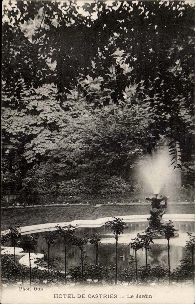 Paris - 7 - Hotel of Castries - garden CPA