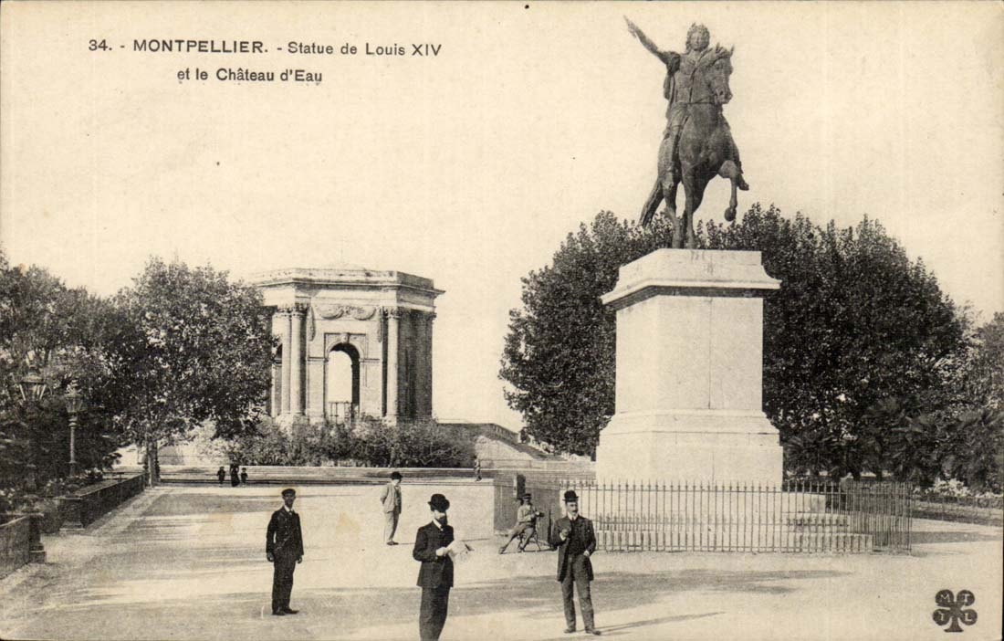 Montpellier - Statue de Louis XIV et le chateau Eau CPA 
