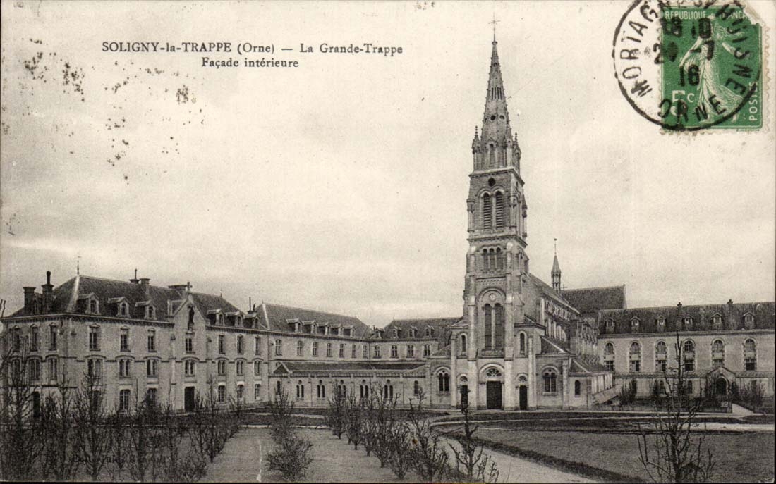 CPA Soligny la Trappe La grande trappe Facade interieure