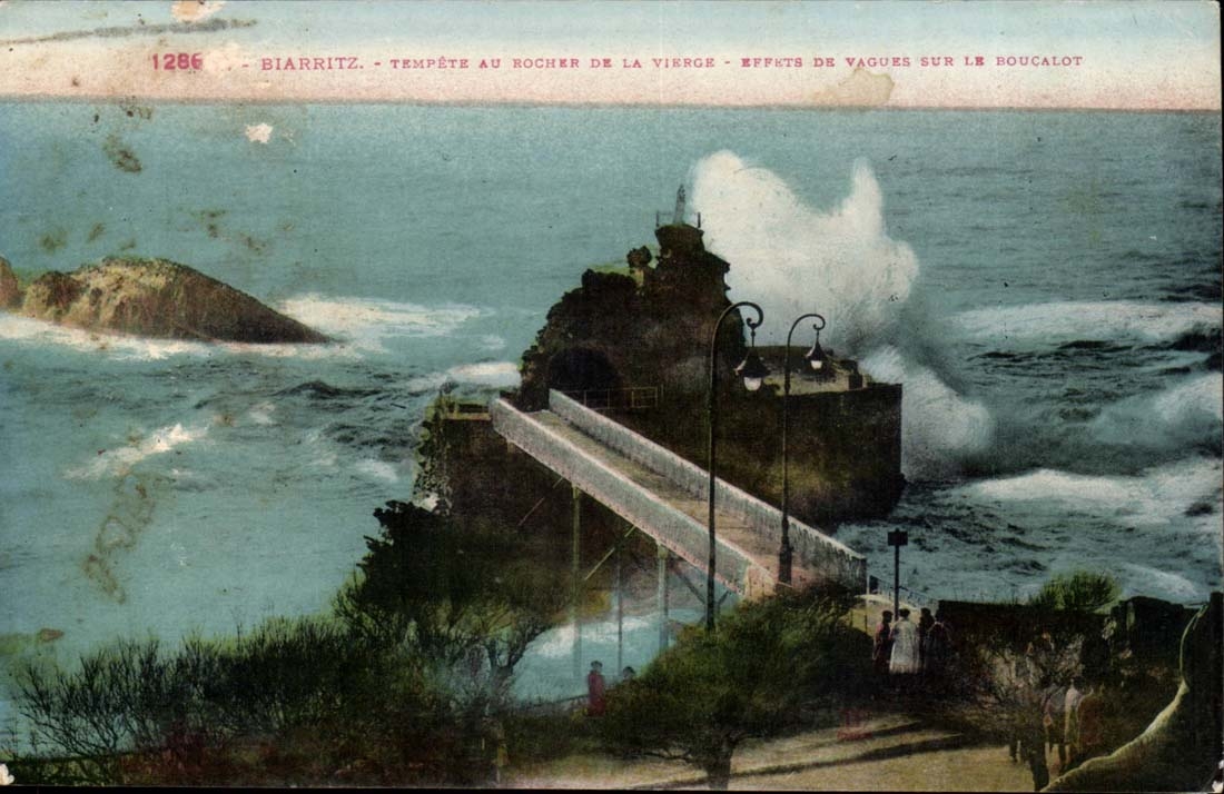 Biarritz - Tempete au Rocher de la Vierge CPA 