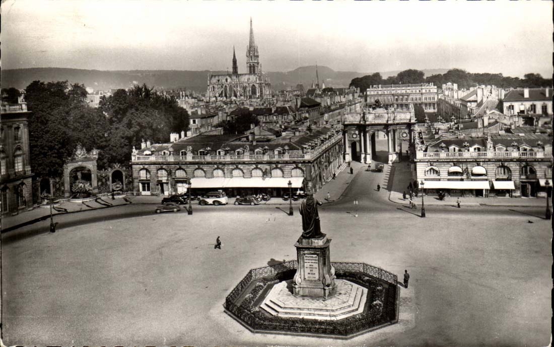 Nancy - Place Stanisles - CPA 