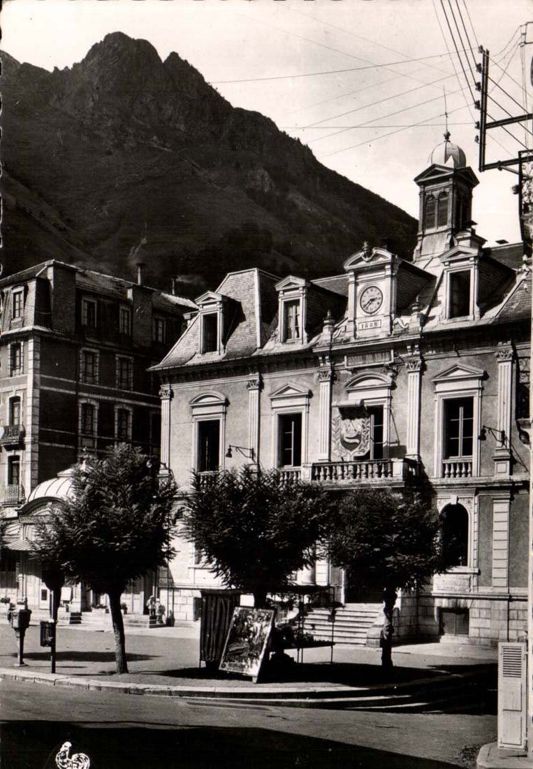 Cauterets Alt 990 das Rathaus beim unteren Peyenere - CPA
