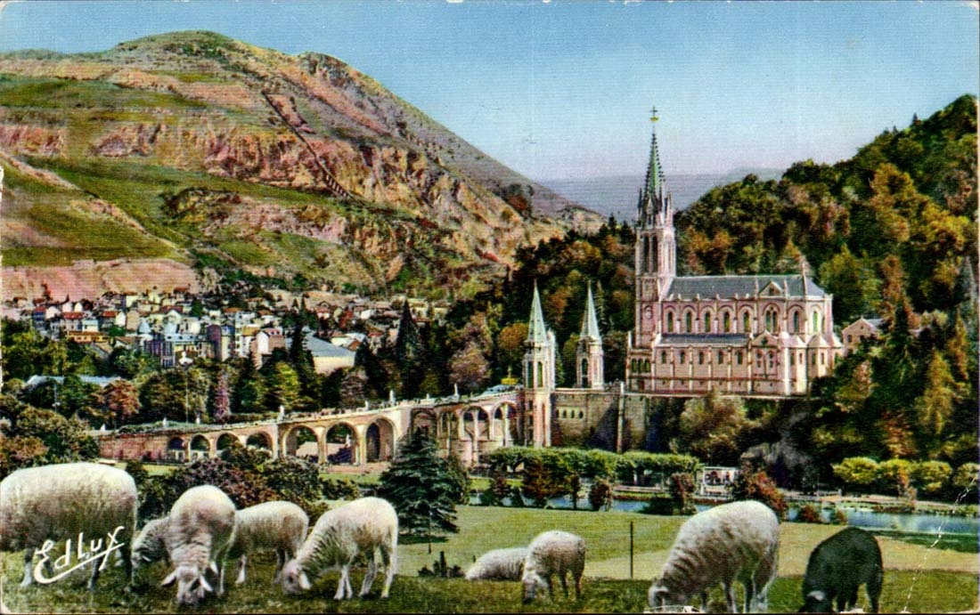 Lourdes - the Basilica and the Peak of Jer - CPA