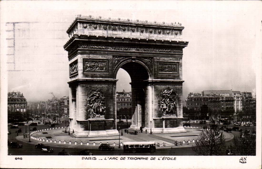 Paris 8 - The Arc E Triumphs and the star - CPA