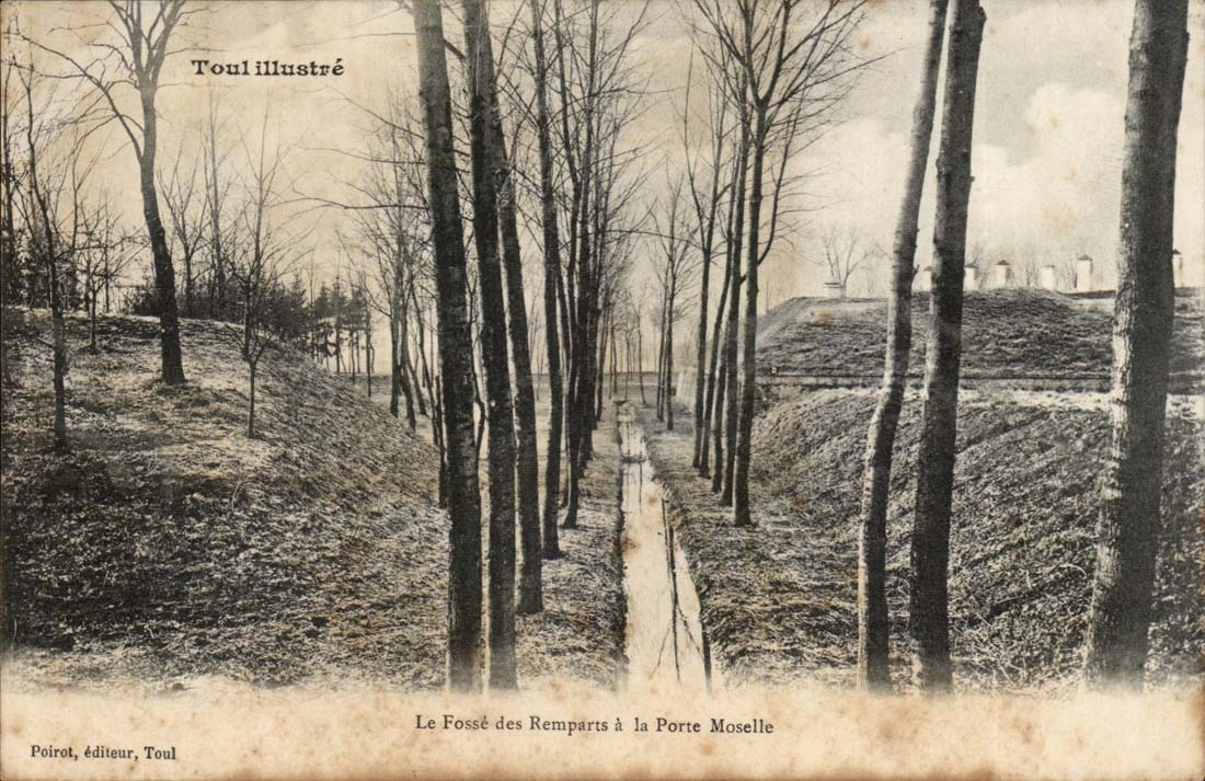 Toul - the Pit of the Walls at the Gate the Moselle CPA