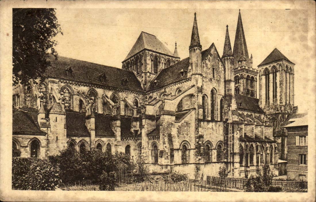 Lisieux - Apse der Kathedrale-Str Pierre - CPA