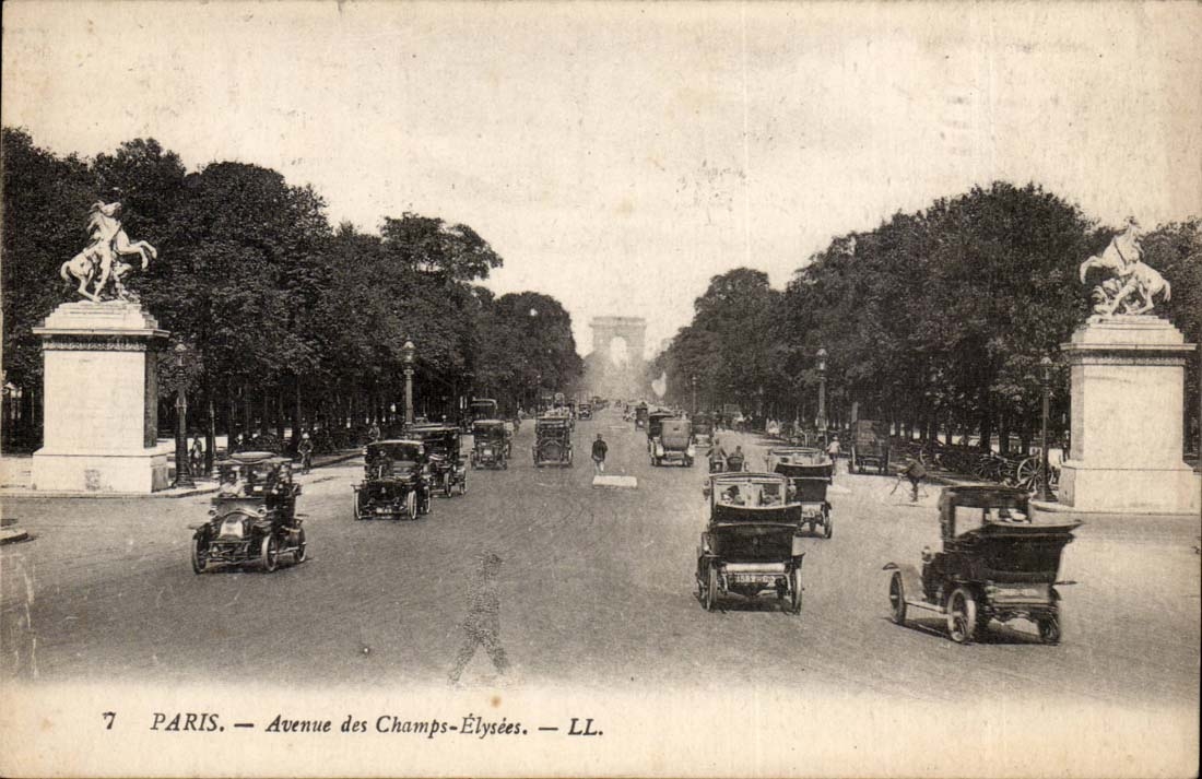 Paris - 8 - Champs Elysees - Car - CPA