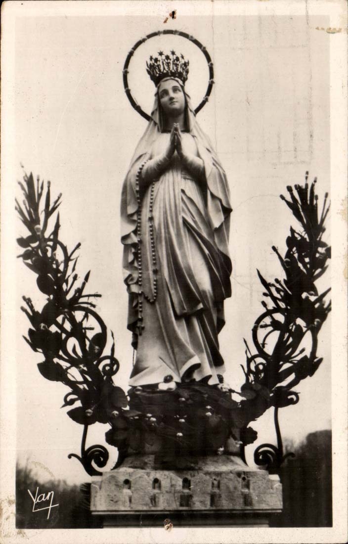 Lourdes CPA the virgin couronnee