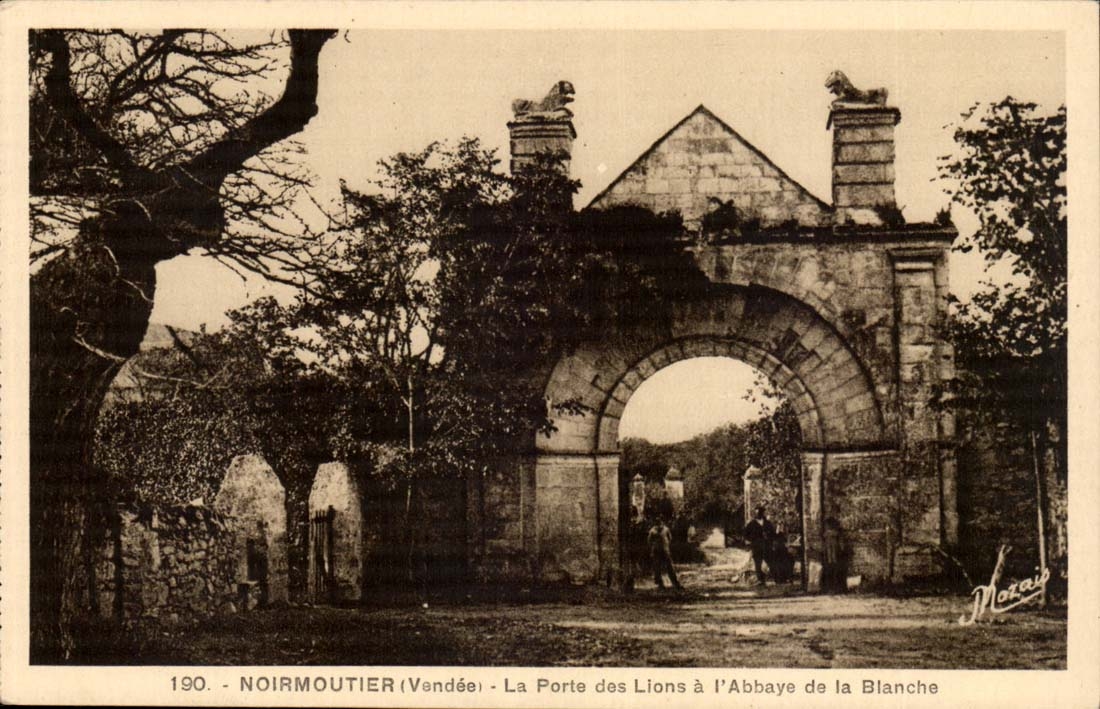 Noirmoutier CPA die Tur der Lowen zur Abtei vom weissen