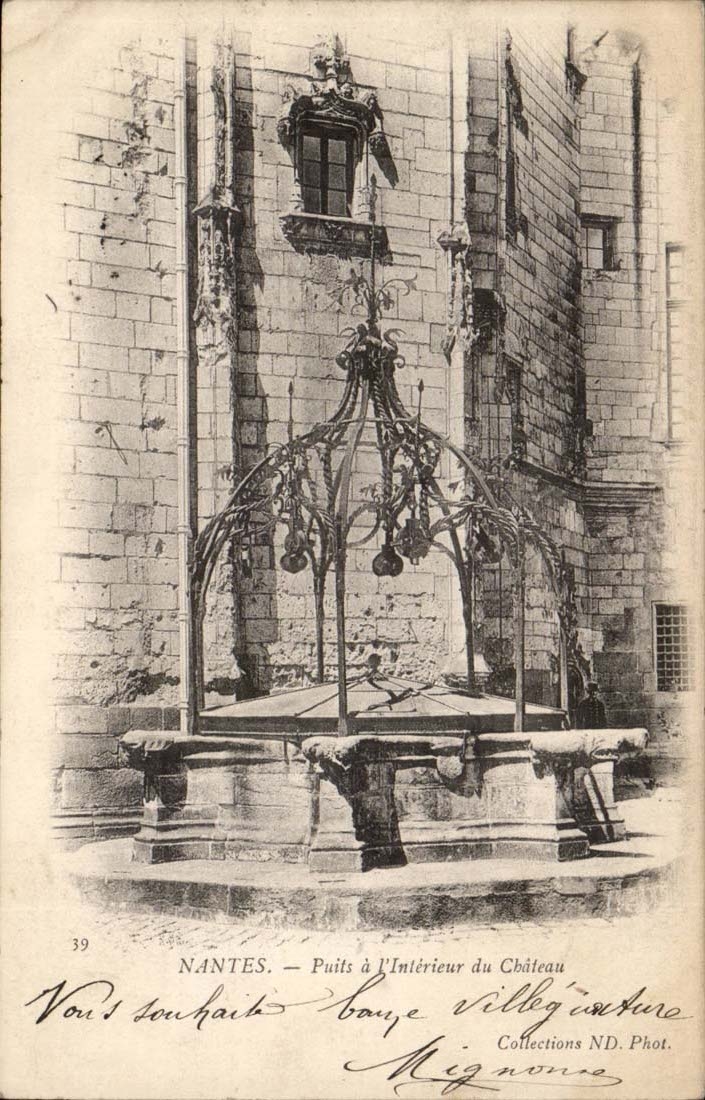 Nantes CPA Well inside the castle