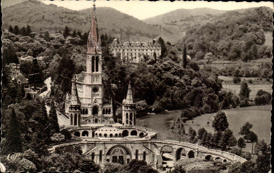 Lourdes CPA the basilica