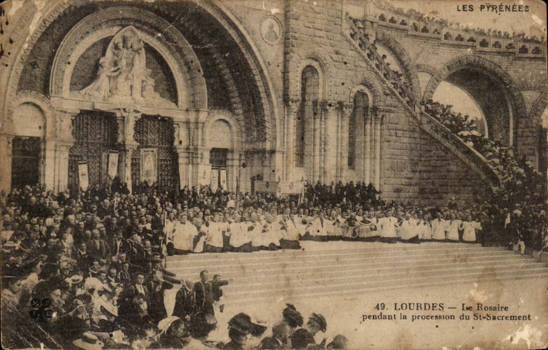 Lourdes CPA rosary during the procession of St Sacrament