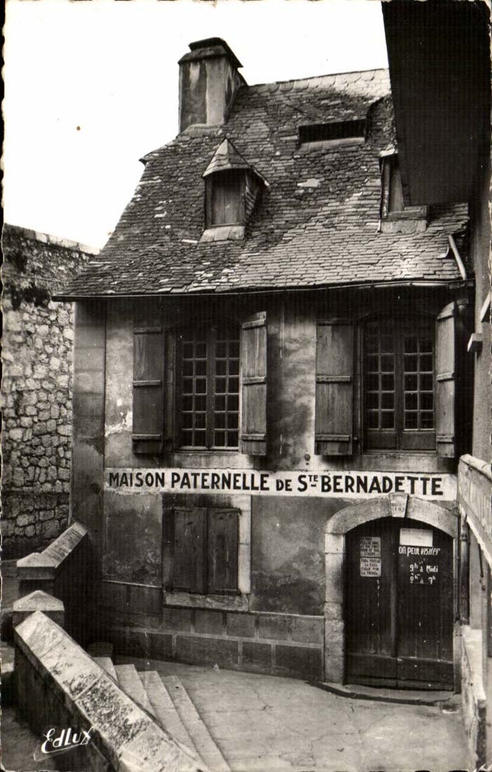 Lourdes MODERN CARD paternal House of co Bernadette Soubirous