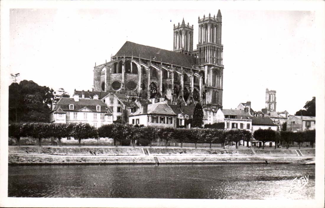 Mantes CPA the cathedral