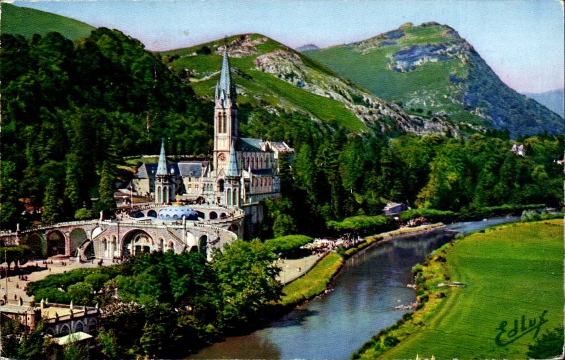 Lourdes MODERN CARD the basilica and Gave