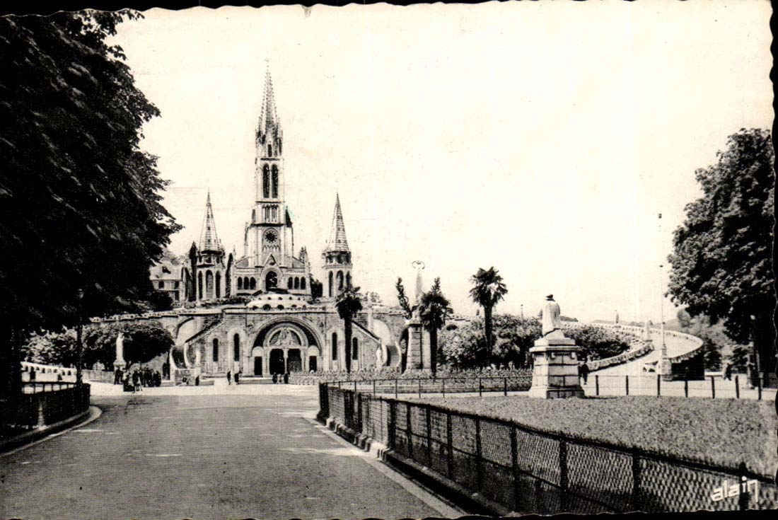 Lourdes CPA the basilica