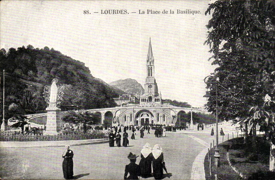 Lourdes CPA the place of the basilica