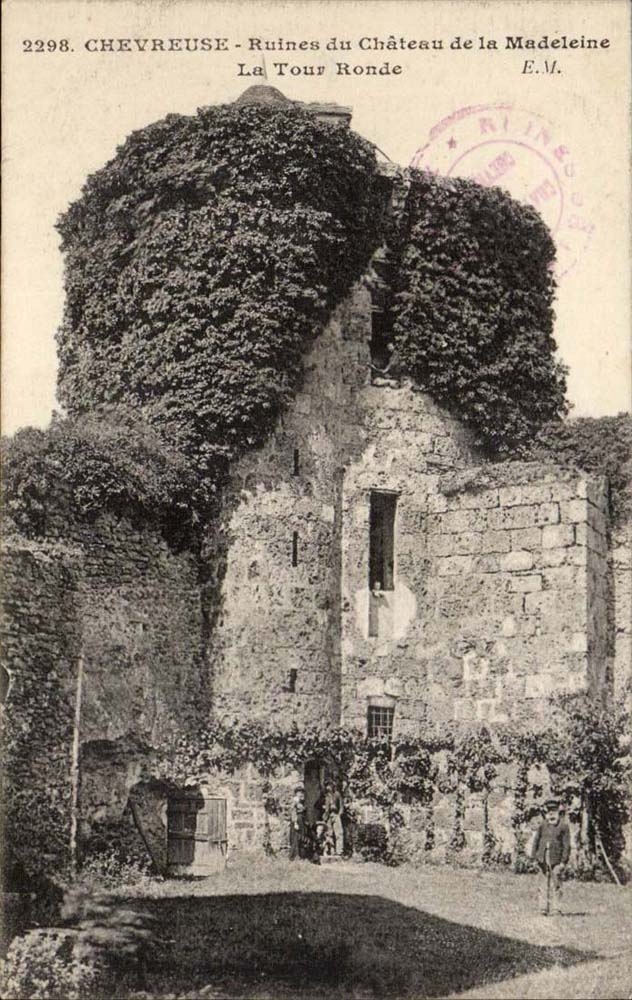 Chevreuse CPA Ruins of the castle of the Madeleine the Round tower