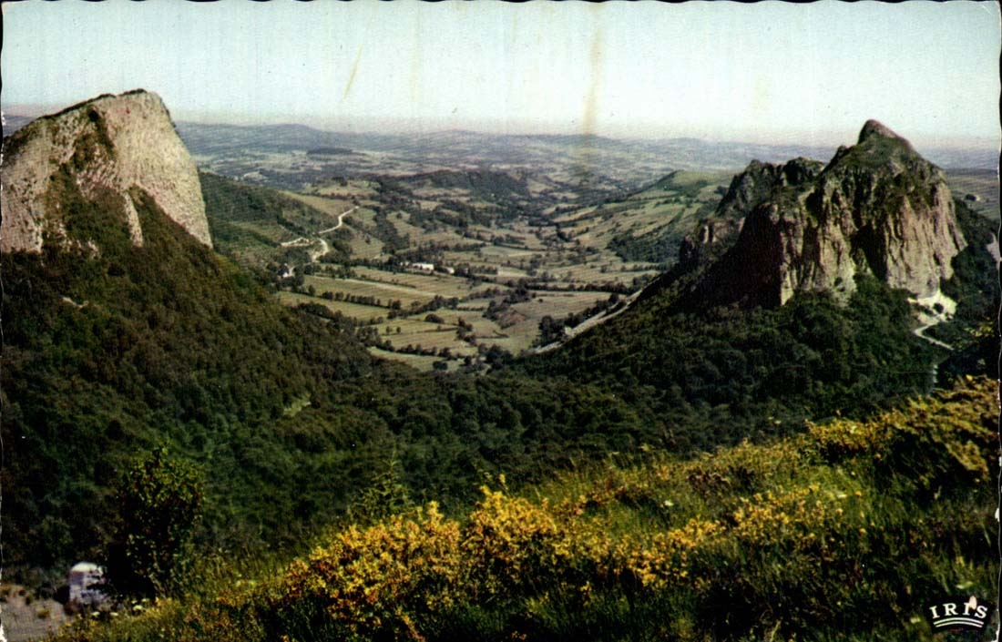 Auvergne CPA Tuillere Rocks and SAnadaire
