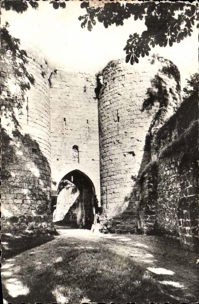 Laon MODERN CARD the leaning tower