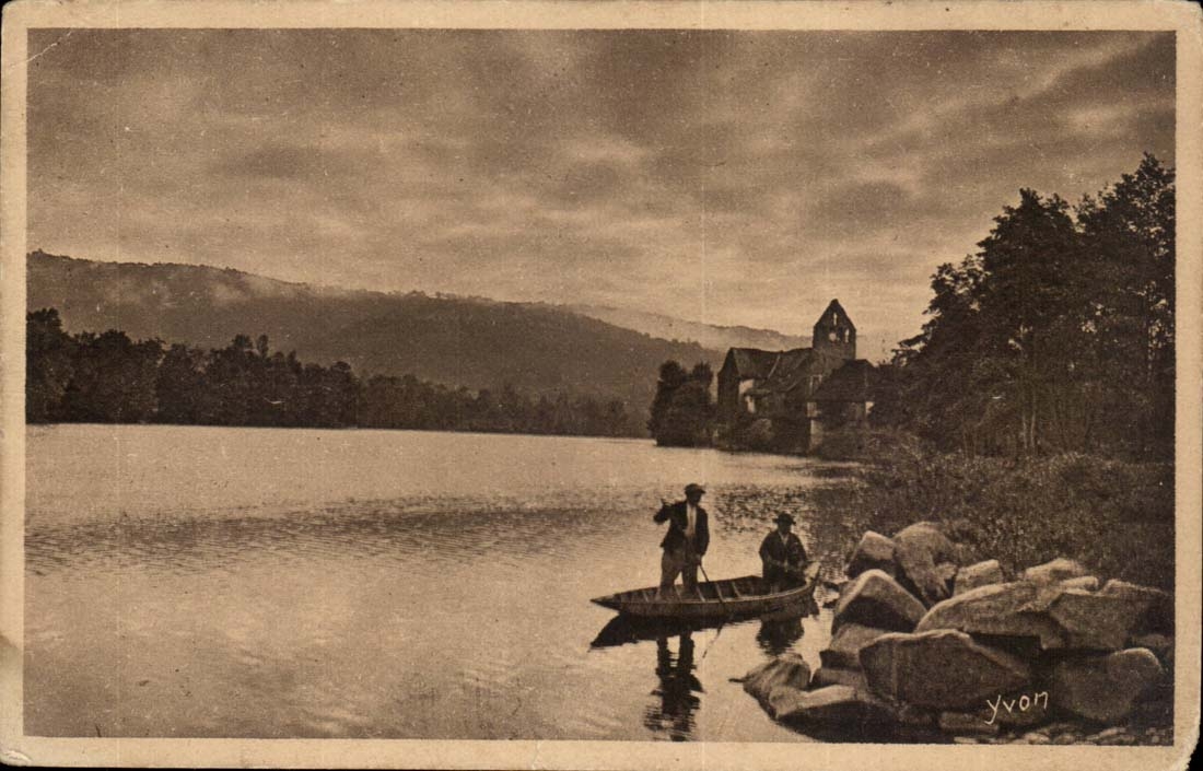 The Limousin CPA Crepuscule on the Dordogne has Beaulieu