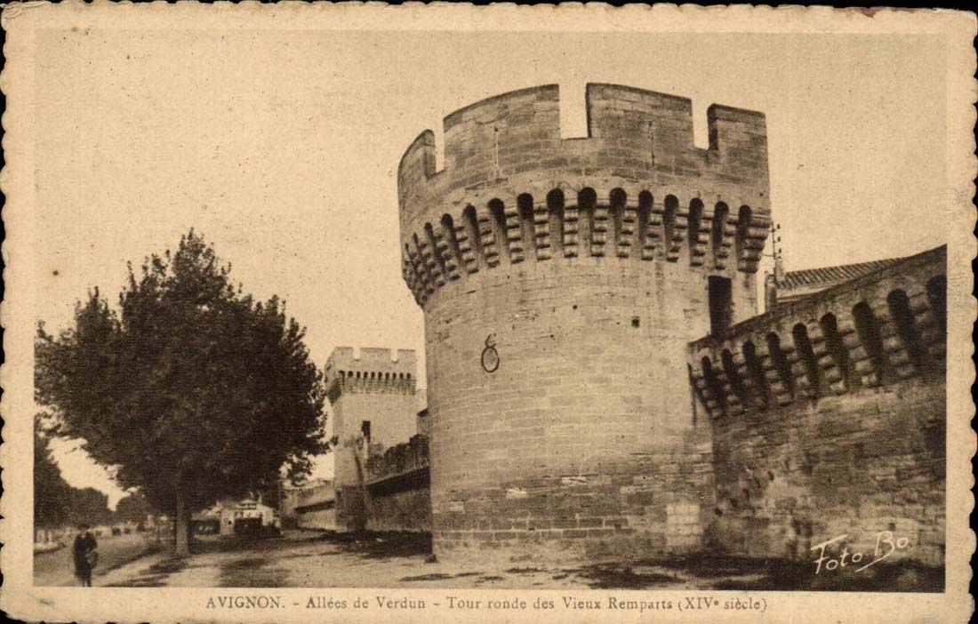 Gone Avignon CPA of Verdun round Tower of the old walls (14th)