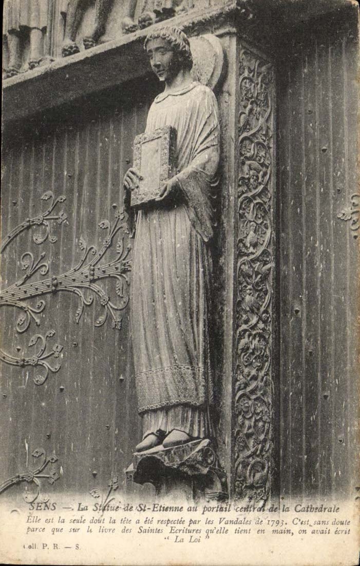 Sens CPA Statue of Saint Etienne to the central gate of the cathedral