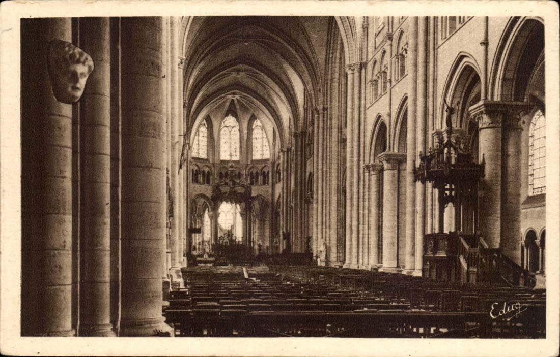 Interior Sens CPA of the cathedral