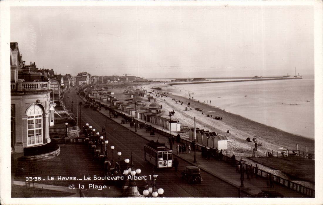 Le Havre CPA Le boulevard Albert 1er et la plage