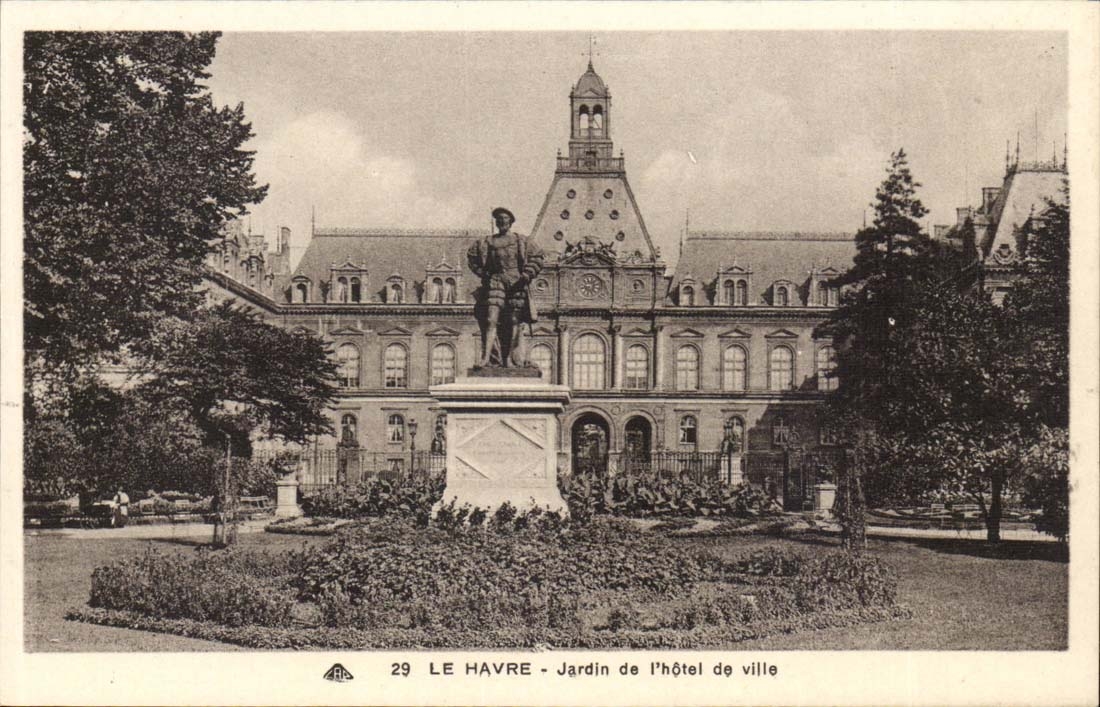 Le Havre CPA Jardin de l'hotel de ville