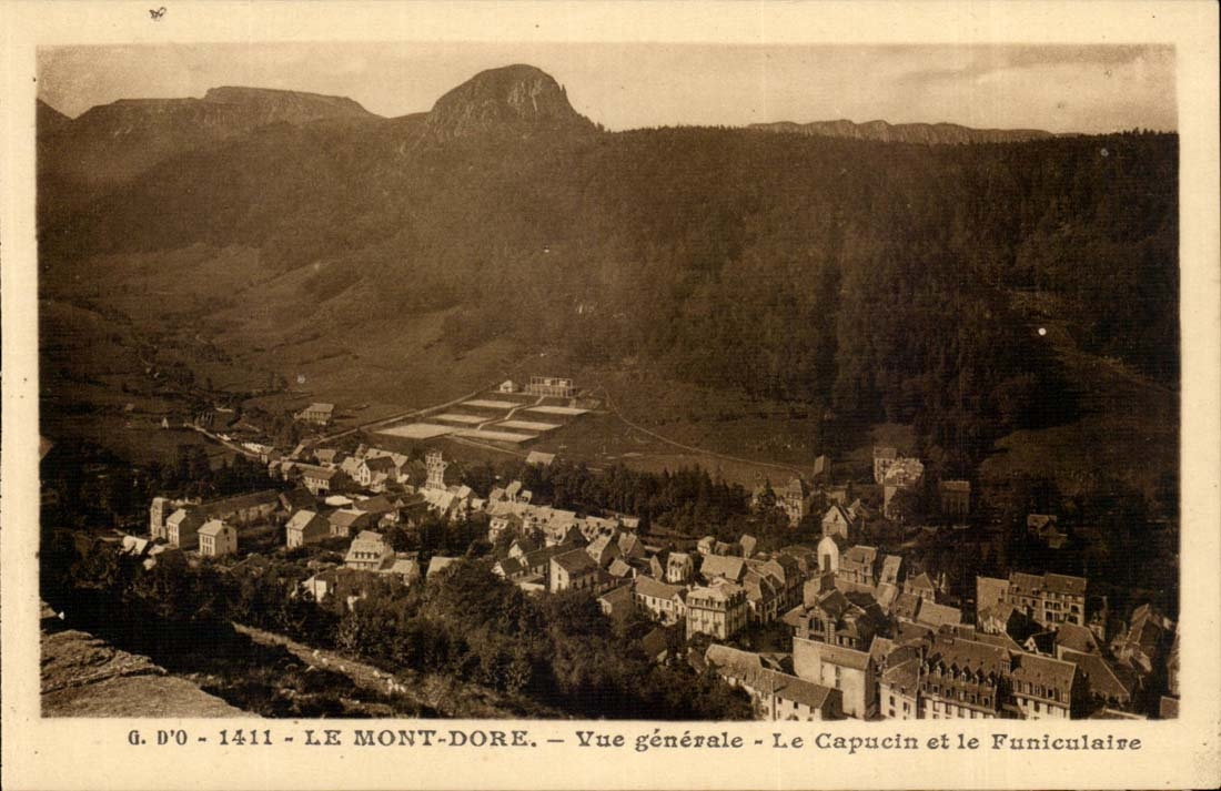 Auvergne CPA G Of O the mount View gilds the capuchin and the funicular