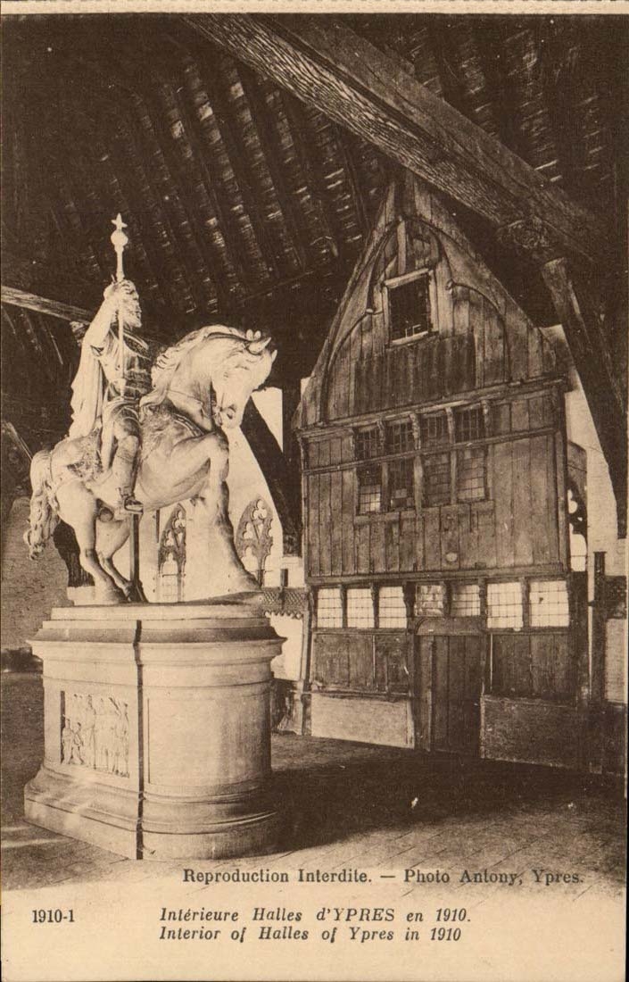 Belgique Belgie Ypres CPA Interieure Halles en 1910