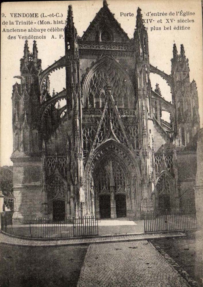 Vendome CPA Main door of the church of the Trinity