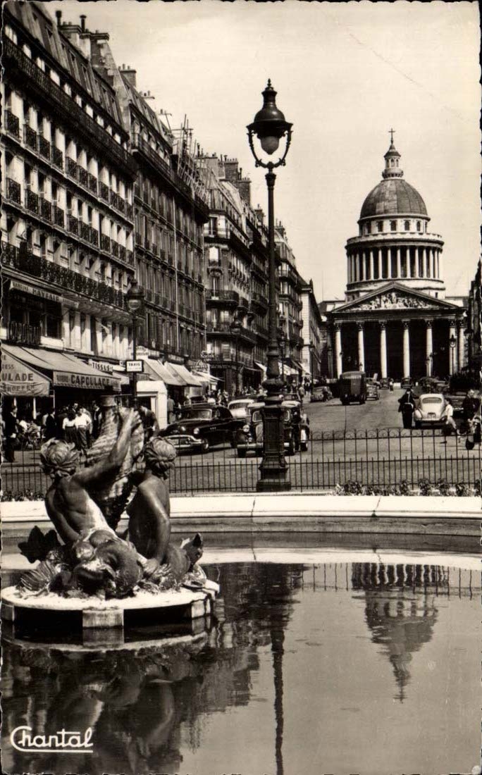 Paris CPA the Pantheon and the street Soufflot