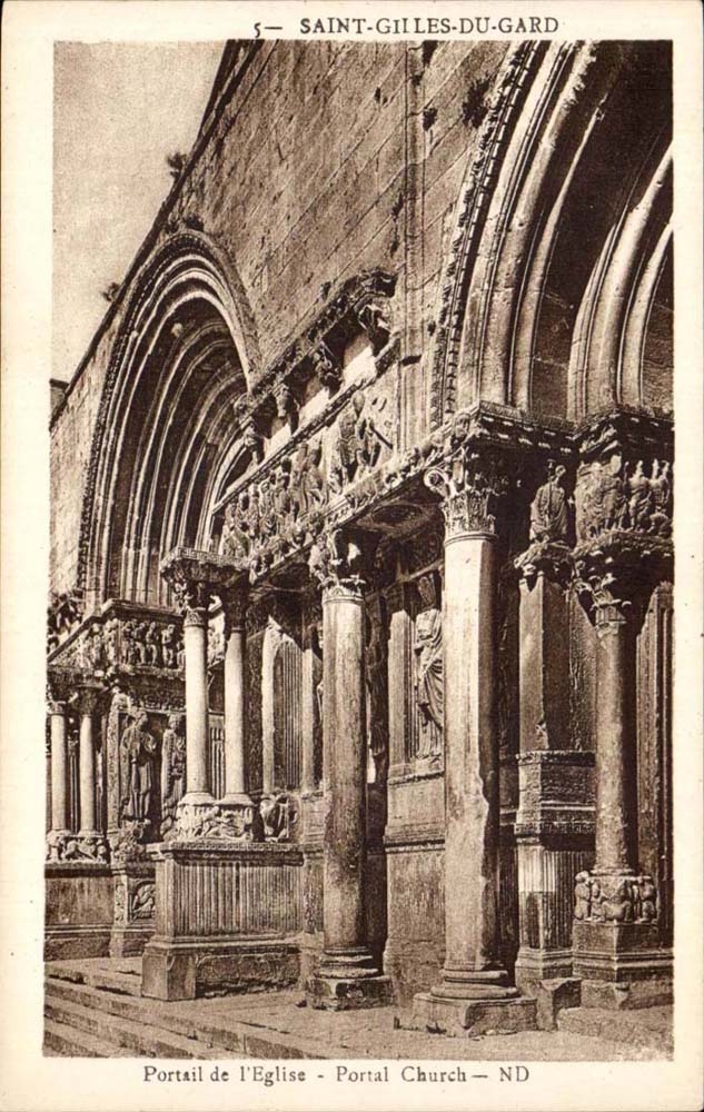 Saint Gilles du Gard CPA Portail de l'eglise