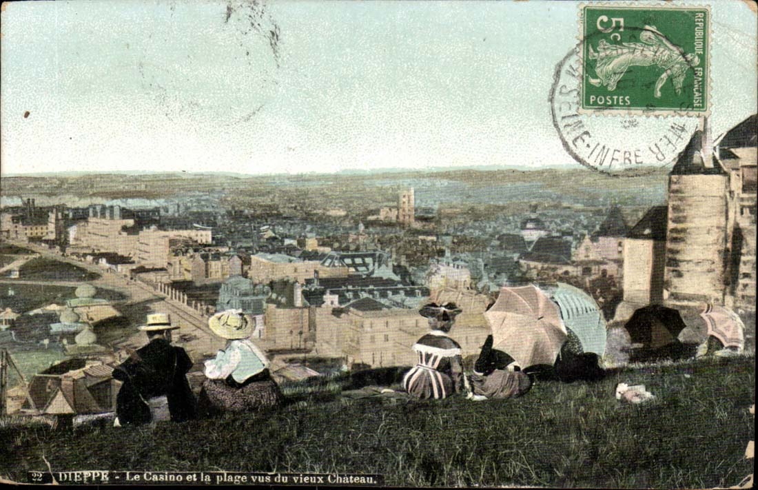 Dieppe CPA the casino and the beach seen of the old castle