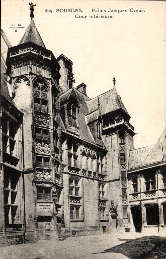Bourges CPA Palate Jacques Heart interior Court