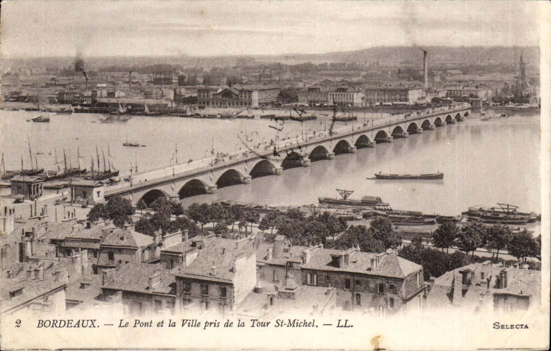 Bordeaux CPA the bridge and the city taken of the Tower St Michel