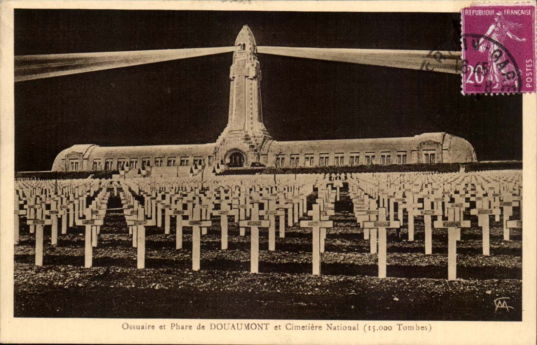 CPA Ossuary and headlight of Douaumont and national cemetery (15000 tombs)