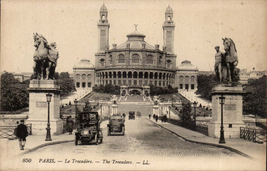 Paris CPA Le Trocadero (automobile)