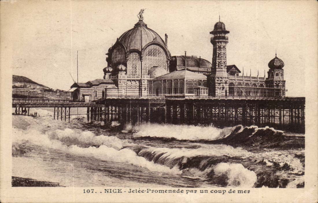 Thrown Nice CPA walk by a heavy swell